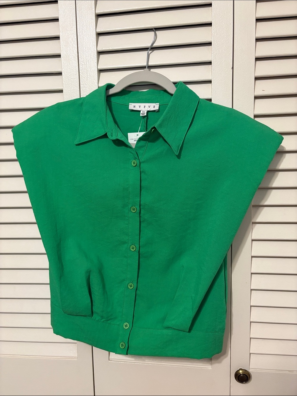 HYFVE Green Button-Up Cap Sleeve Top